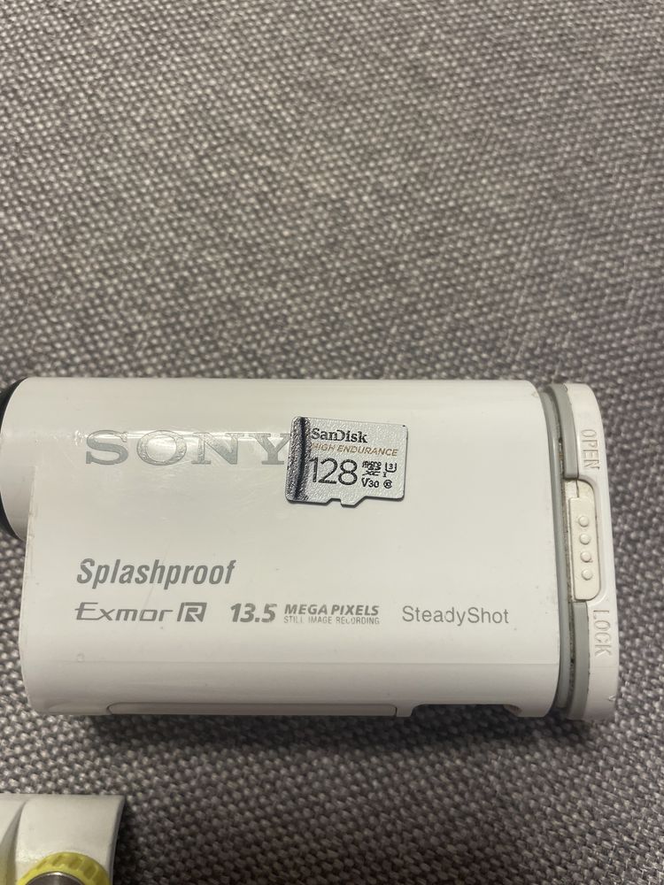 Екшен камера Sony HDR-AS-100V