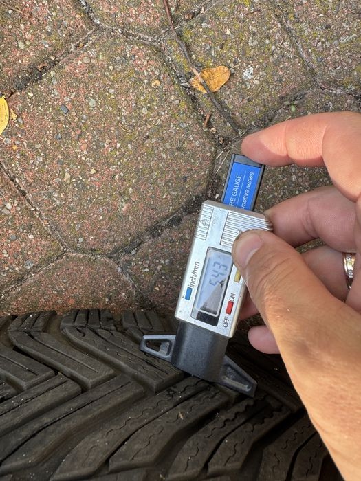 Шини гума резина мішка Мішелін 205 55 R17 Michelin Alpin 6 Golf Гольф