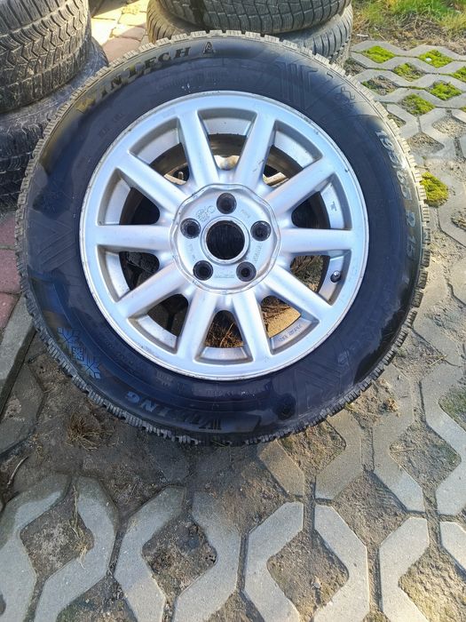 Opony zimowe 195/65R15