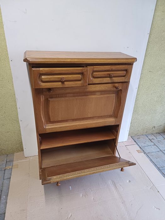 Sprzedam komodę 2 szuflady , 2 połki