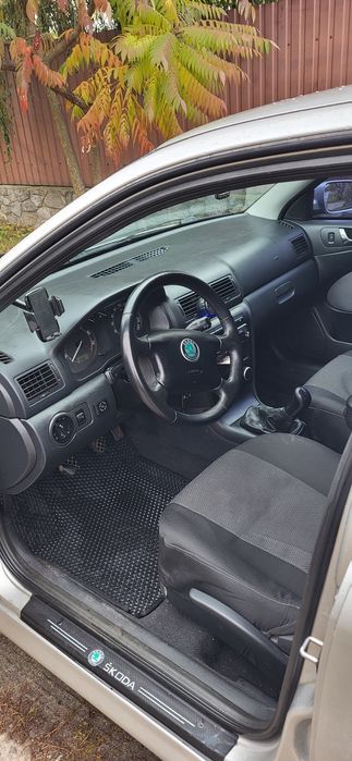 Продам своє авто Skoda tour 2006