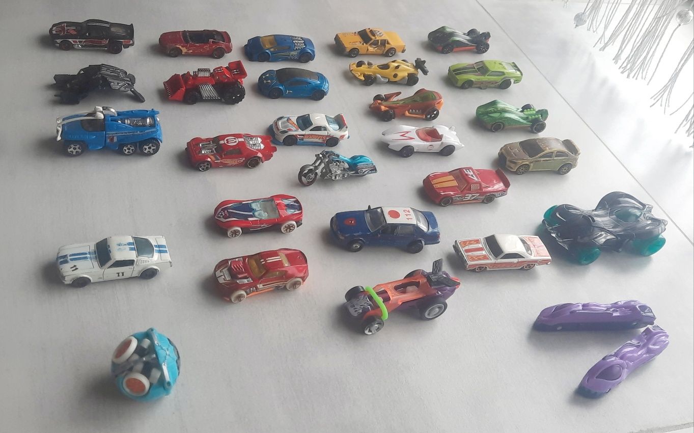 Zestaw aut 30 sztuk Hot Wheels auta