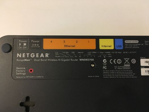Router Netgear WNDR3700