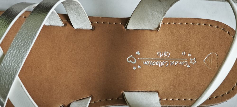 Сандалі для дівчинки