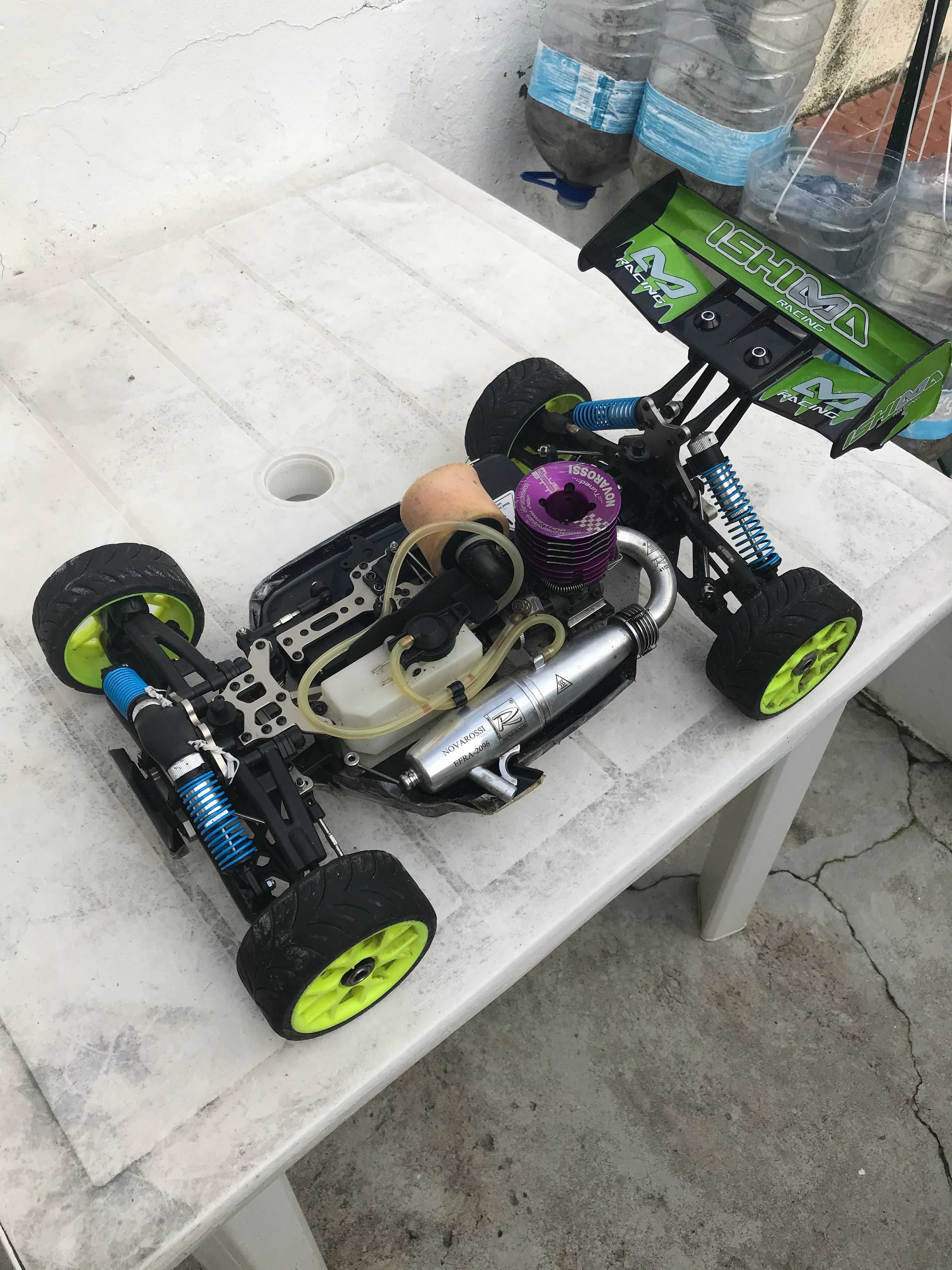 Carro RC 1:8 com motor de competição NOVAROSSI