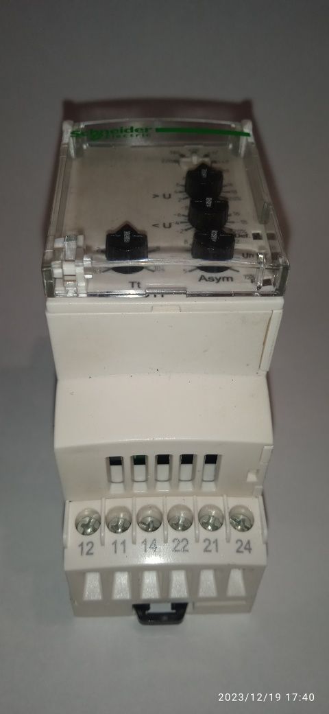 Реле контроля фаз Schneider electric RM35TF30