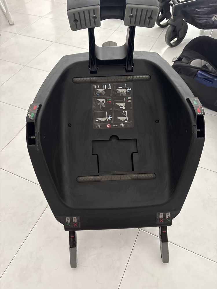 Carrinho bebé completo da Be Cool com suporte de carro