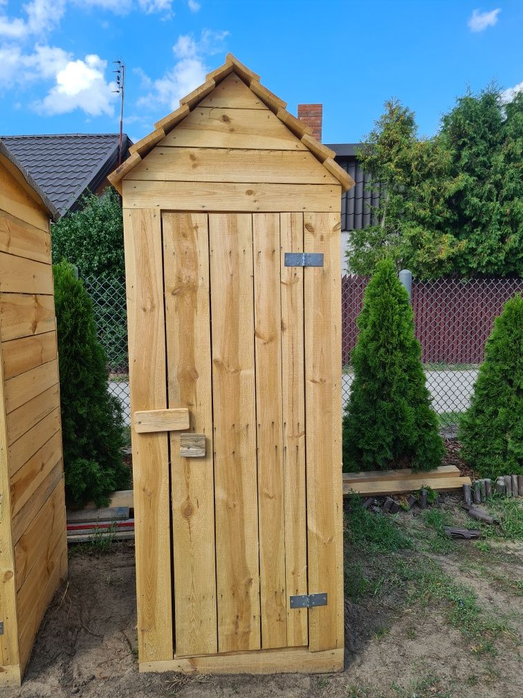 Toaleta drewniana, wychodek, latryna, sławojka, toaleta na budowę