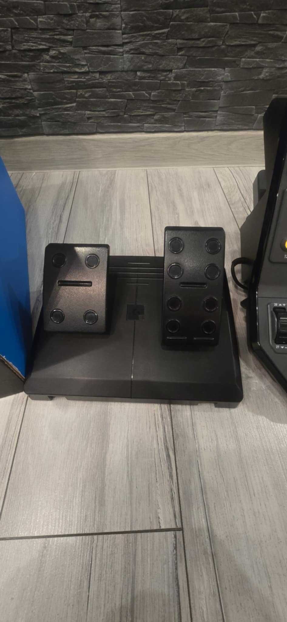 Kierownica do PC Logitech G Saitek