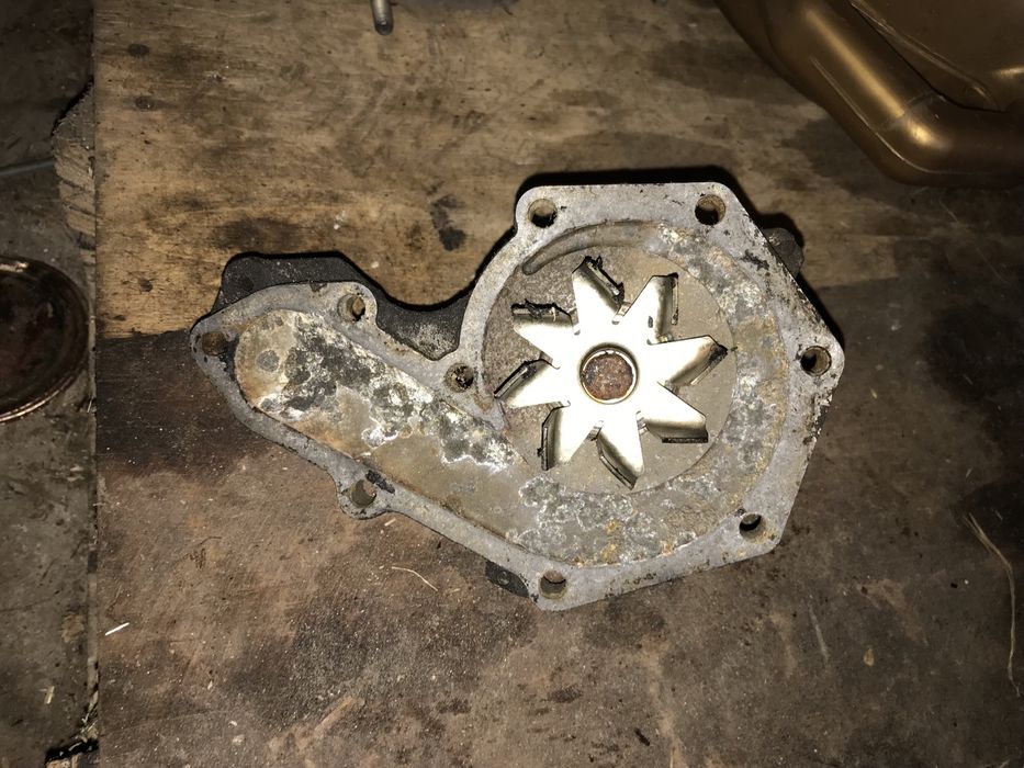 Помпа дізель мотор 1.9