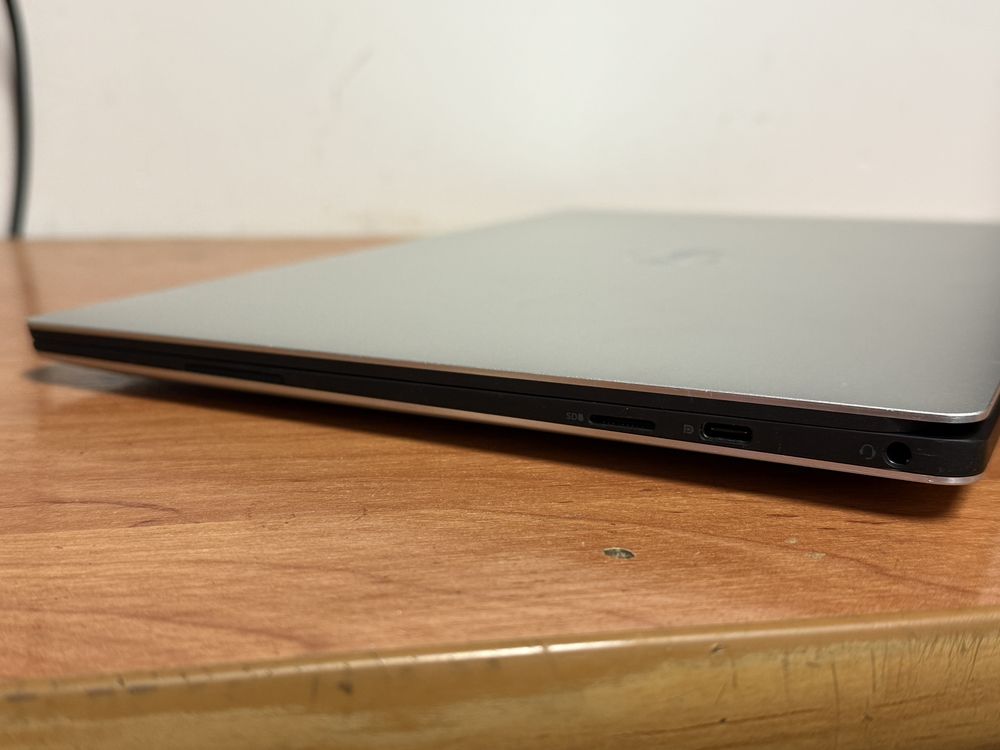Del xps i5 8gb ram ssd256