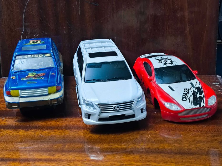 Машинки на радіокеруванні 27MHz Lexus, Jaguar, джип 1/24