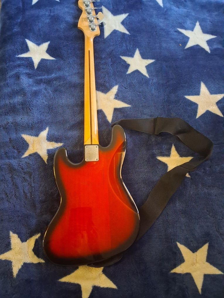 Бас гітара Squire Jazz Bass by Fender
