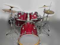 Bateria DW Design Séries Cherry Stain c/ tarola (5 peças + sacos Tama)
