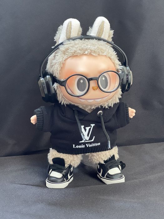 Лабубу в одязі розпродаж