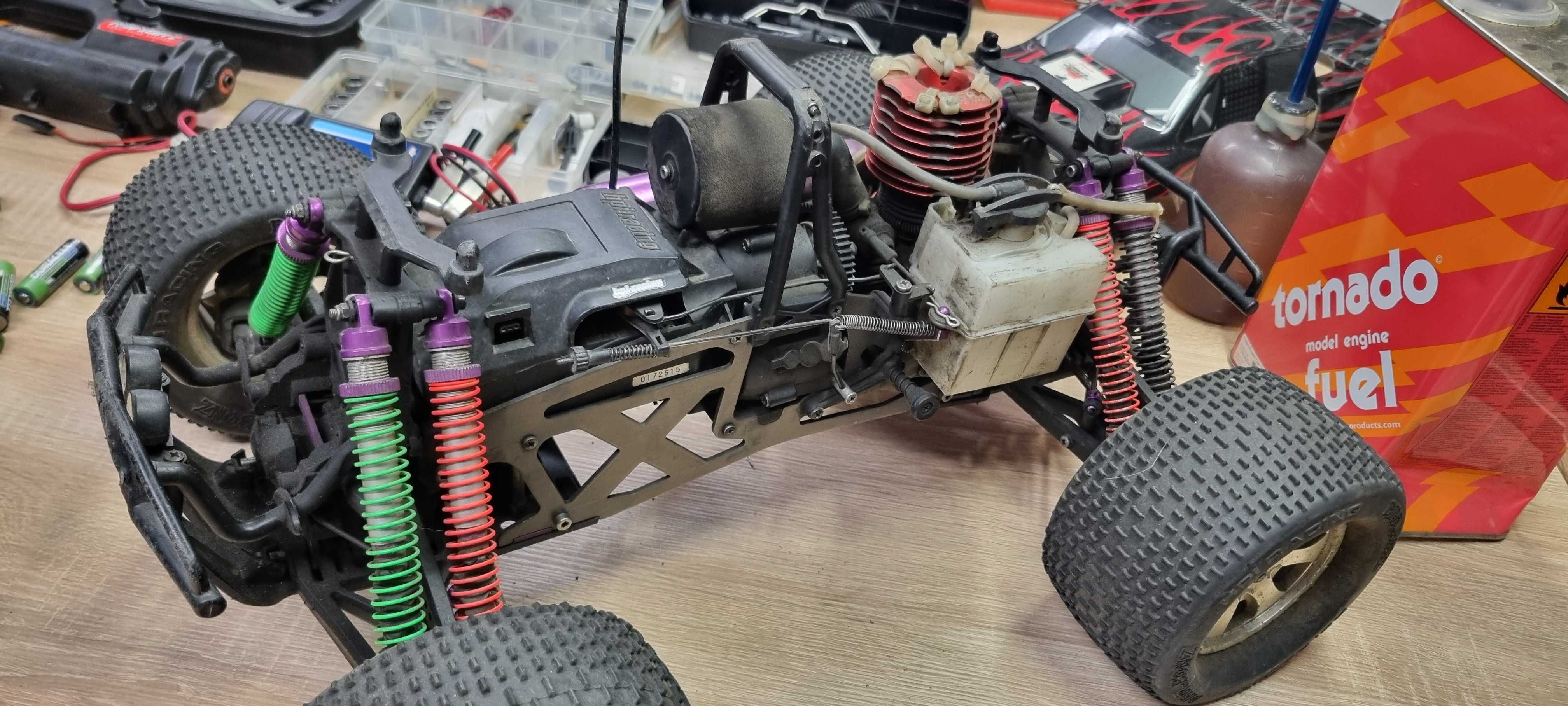 HPI Savage 4.6 + dużo części tuning
