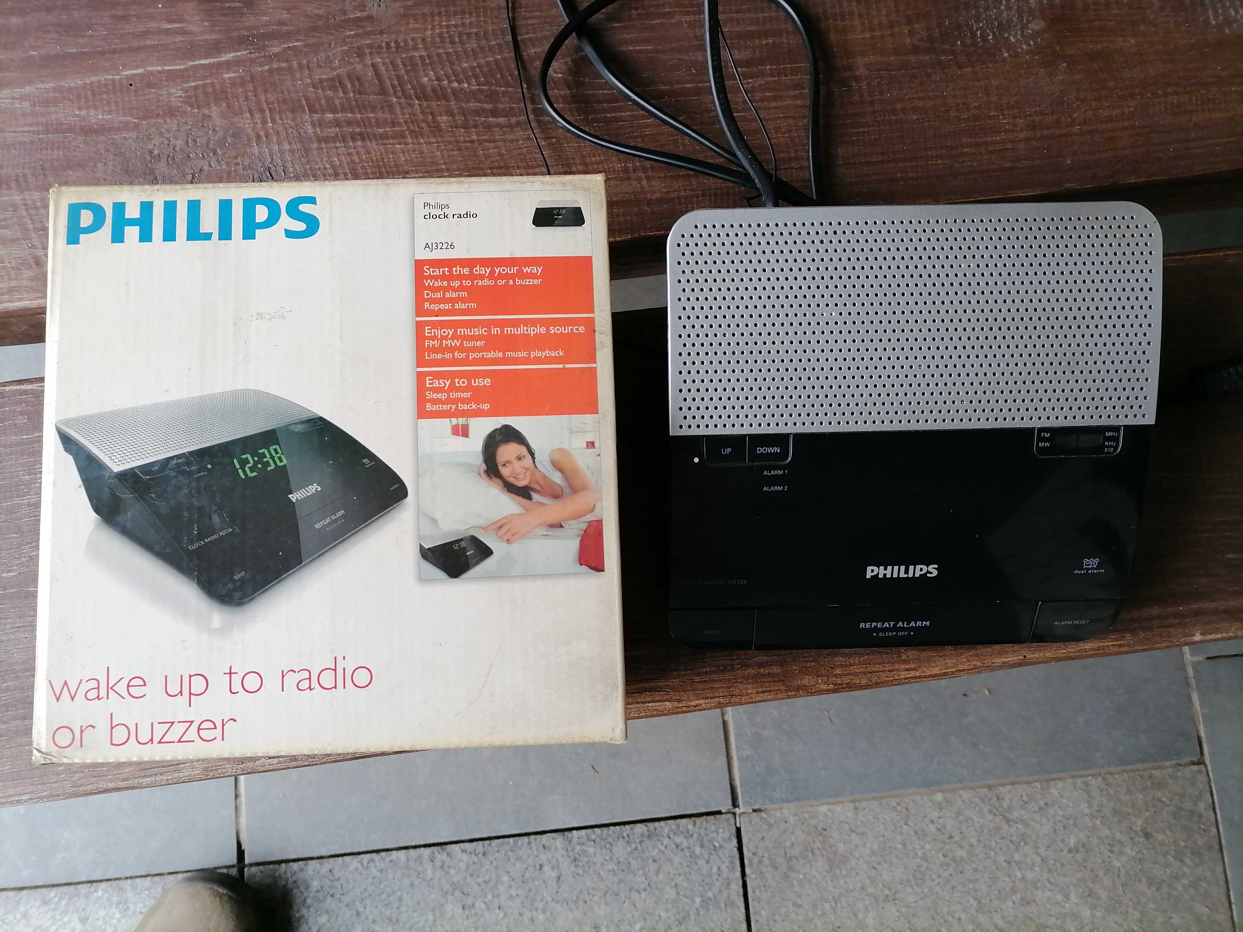 Radiobudzik Philips model AJ3226