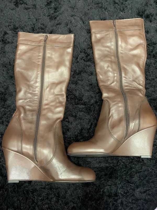 Botas couro, cano alto