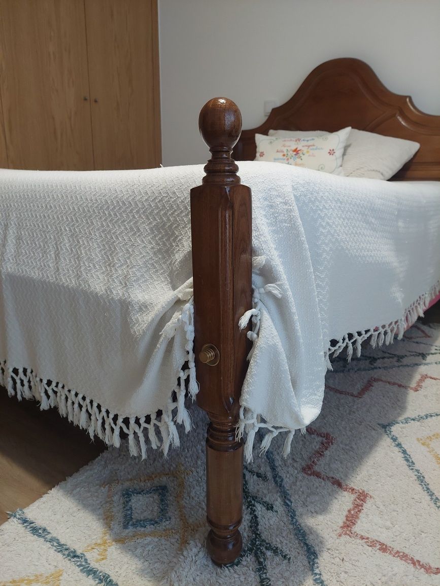 Cama de corpo e meio