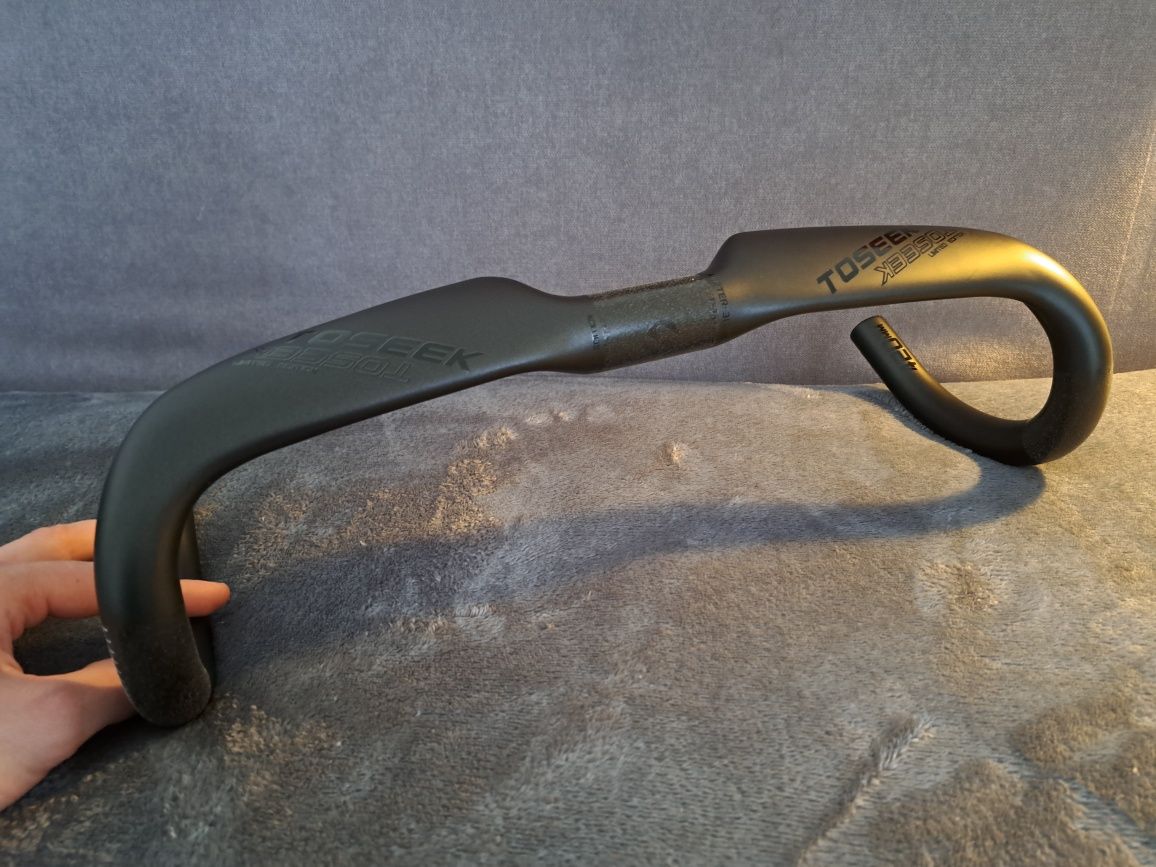 Kaebonowa kierownica Toseek Aero 420/440mm czarna NOWA