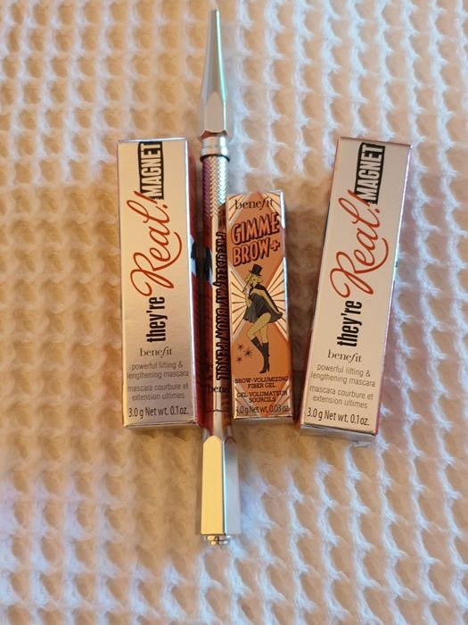 Cena za komplet * BENEFIT kredka do brwi kolor 3,5 + 3 tusze do rzęs