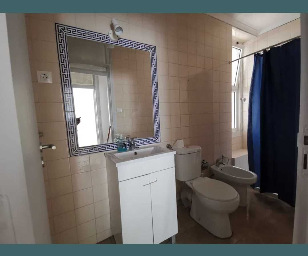 Quarto individual grande- metro Arroios e ISTecnico, só UNIVERSITÁRIOS