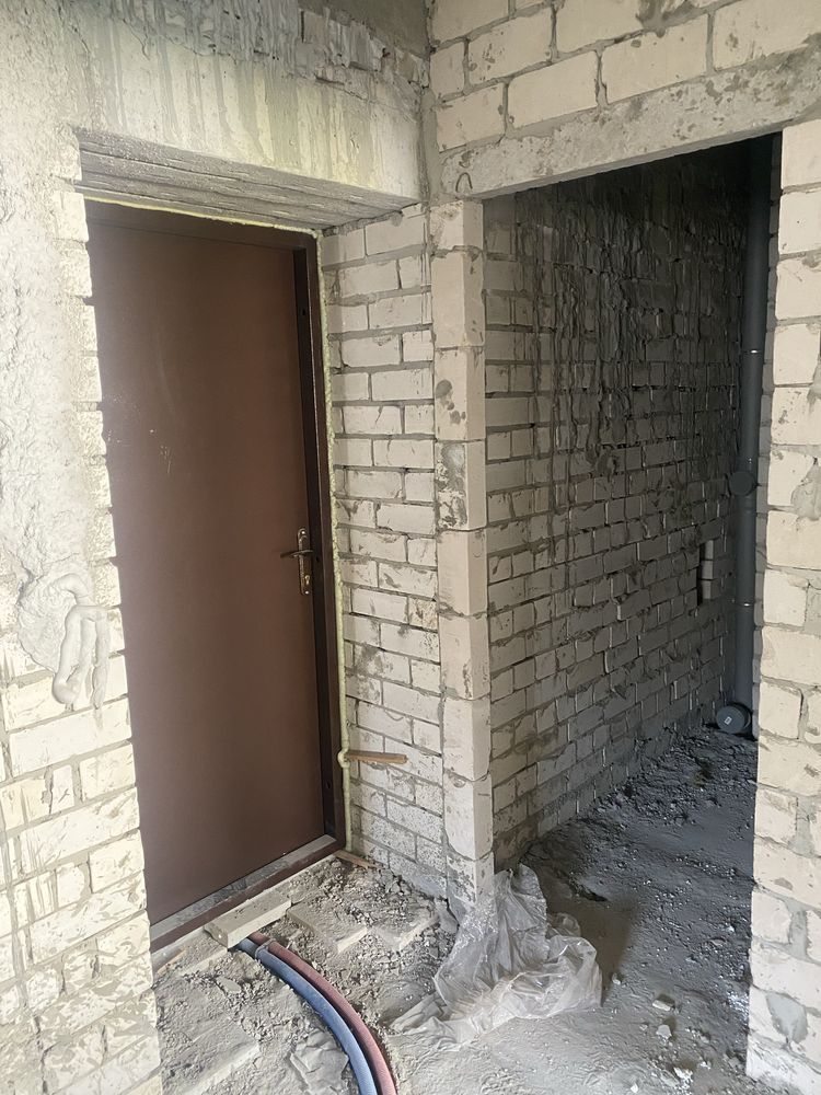 Продам 2-х кімнатну квартиру 52,3 м2 в новобудові, вул. Миру 43.