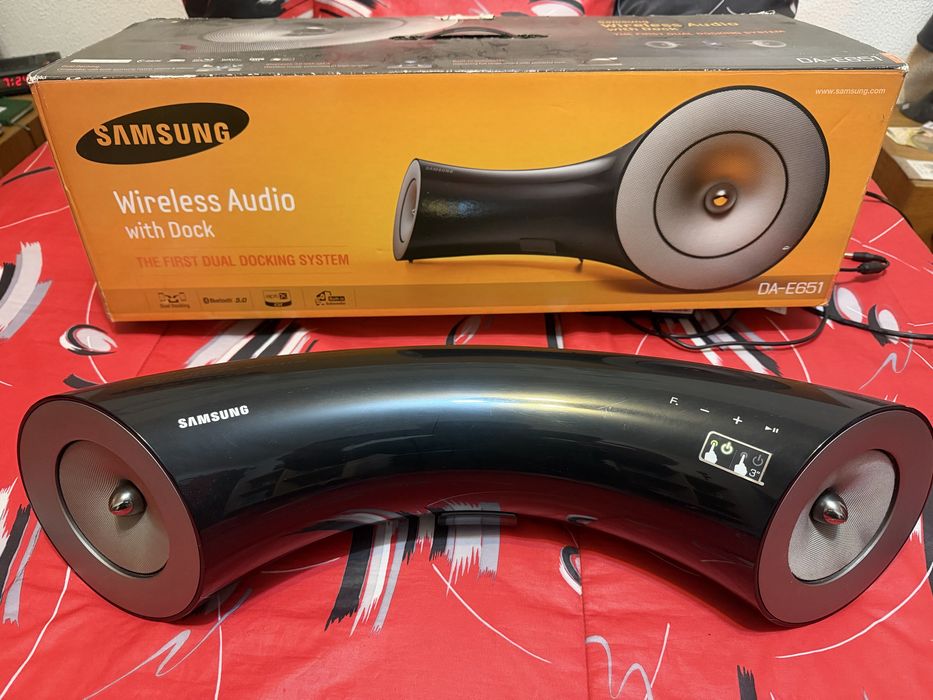 Samsung wireless audio with dock