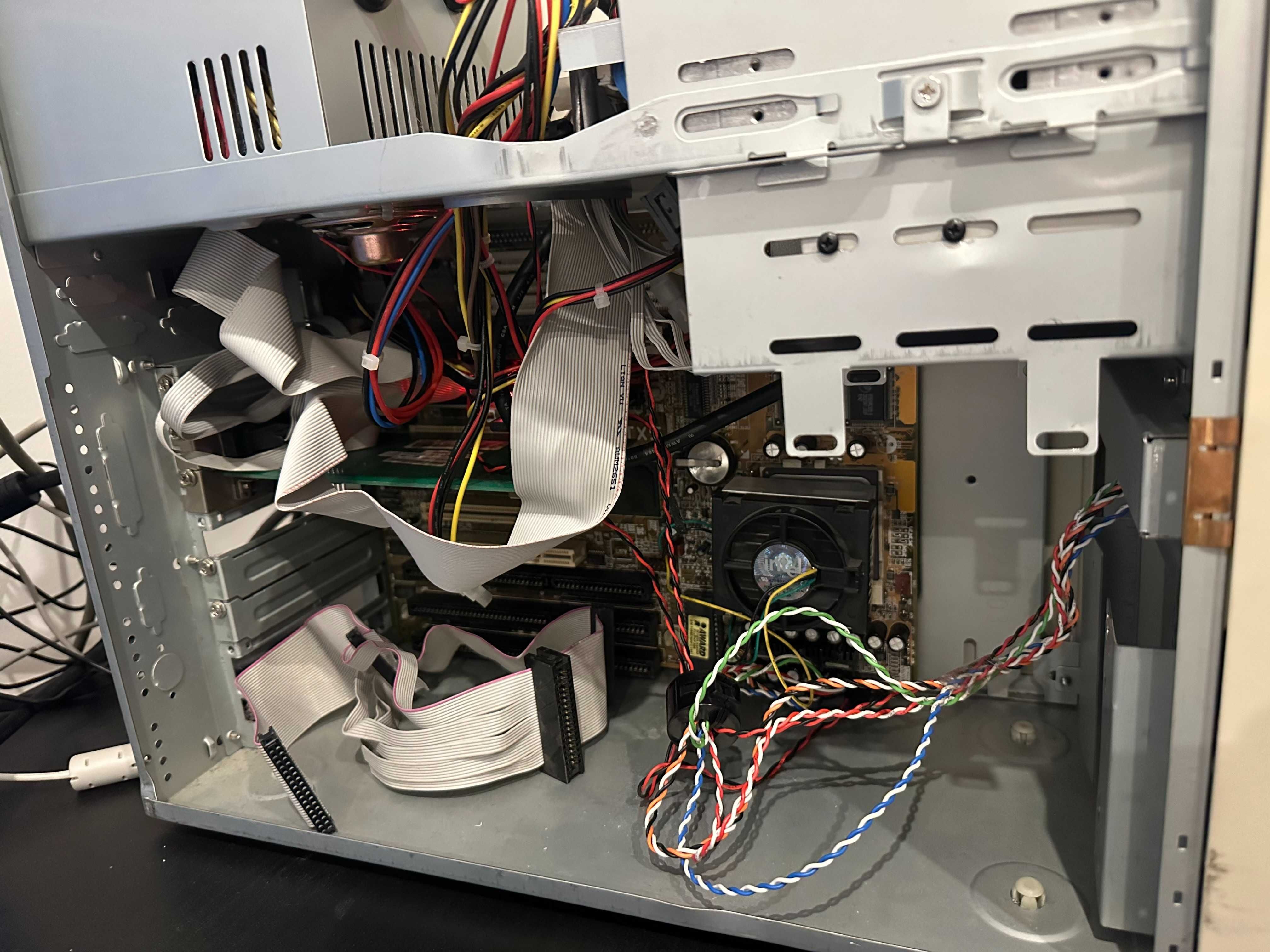 Komputer AMD K6-2 333MHz / 16MB RAM / GOTEK / 5,25" / S3 TRIO / AB-TX5