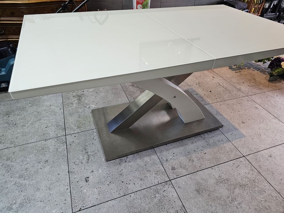 Stół kuchenny i do jadalni rozkładany. 90/160-220cm wysokość 78cm