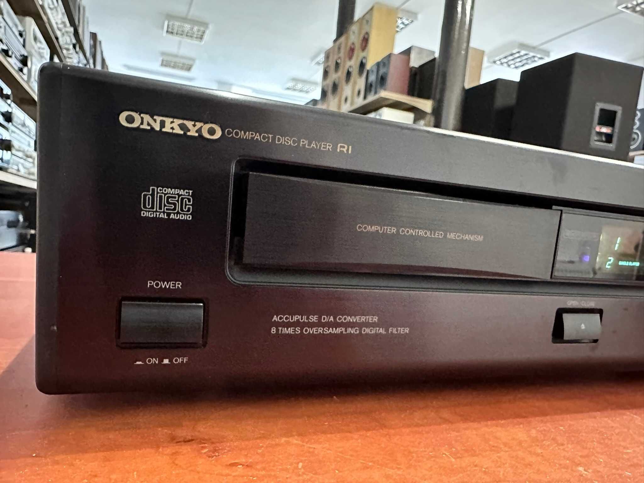 Odtwarzacz CD Onkyo  DX-7011