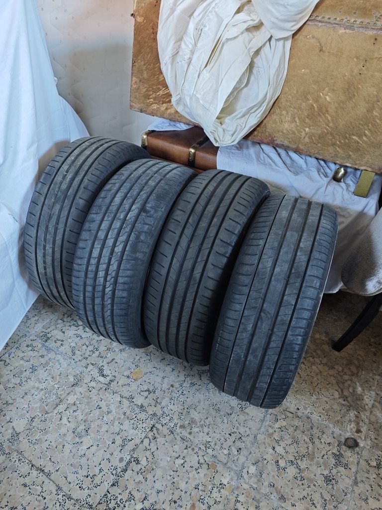 4 Pneus 225 55 R17  Bridgestone e Michelin