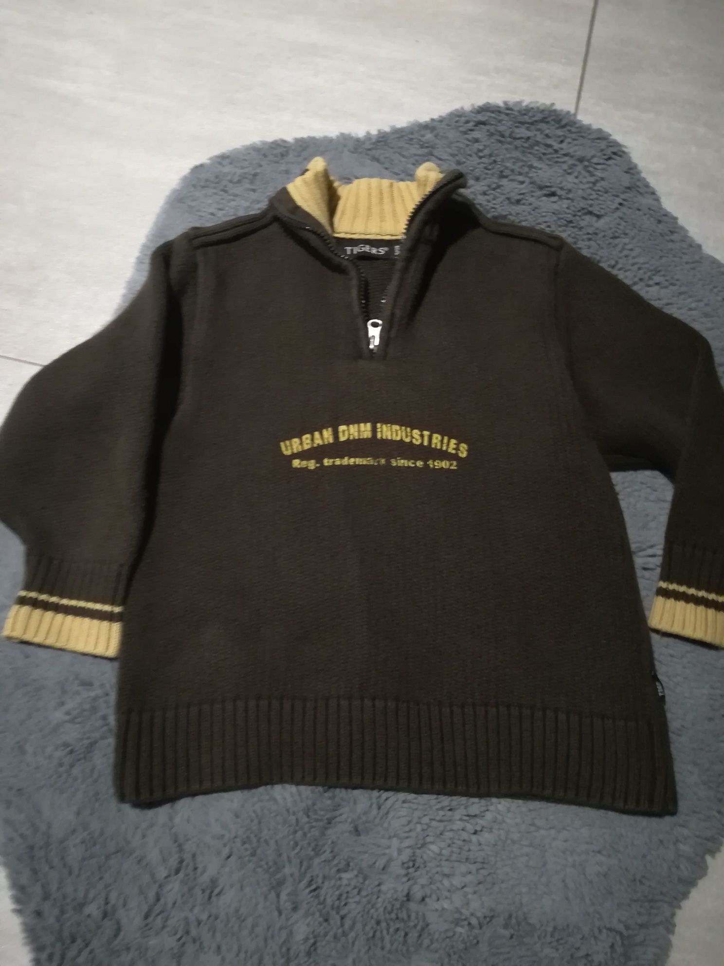 Sweter chłopięcy ciepły 128cm/8 lat