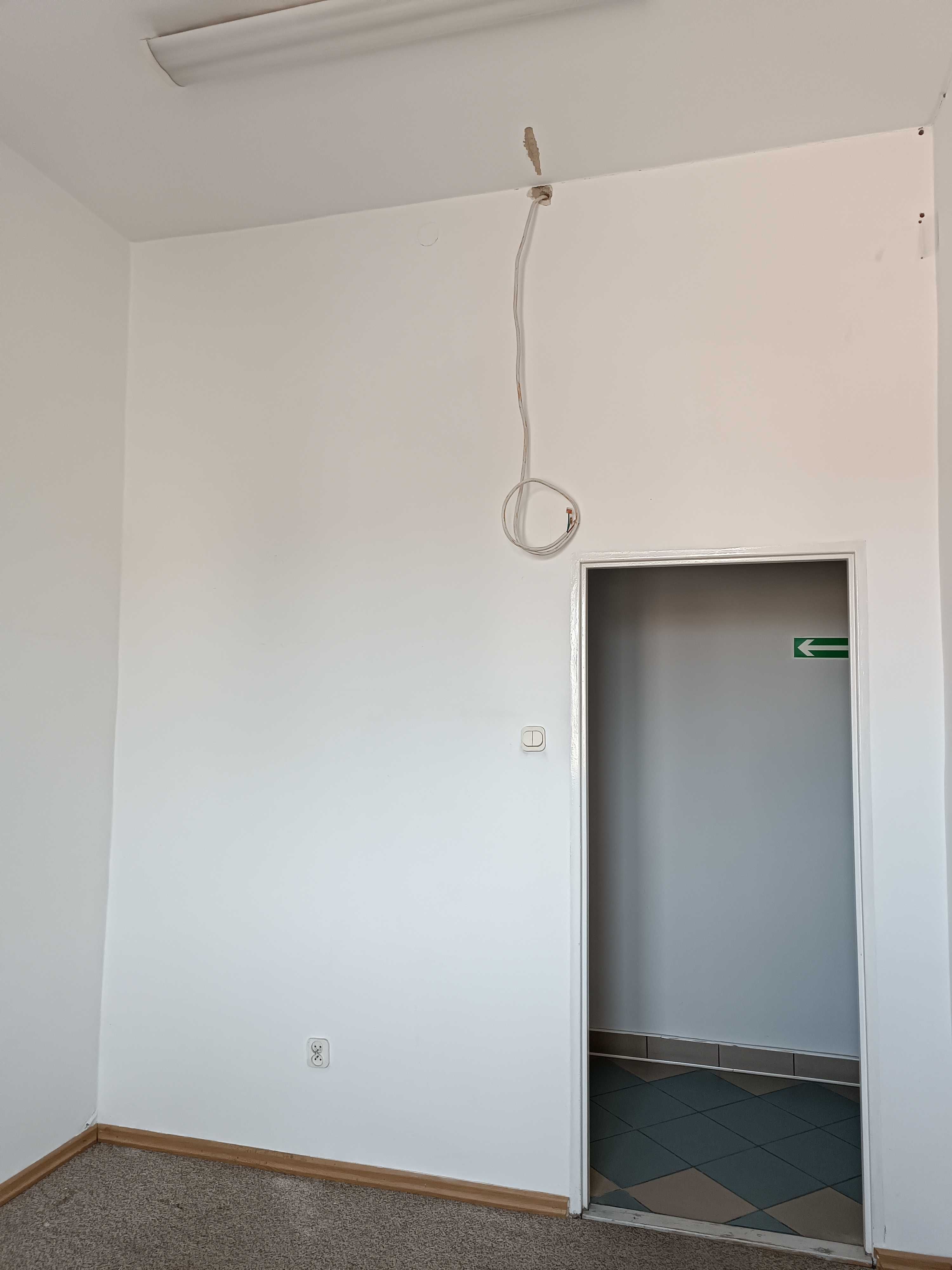 Lokal użytkowy w centrum miasta - 30,40m2