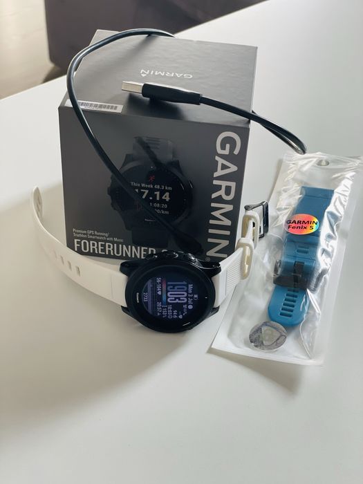 Garmin Forerunner 945, smartwatch, bieganie, triathlon