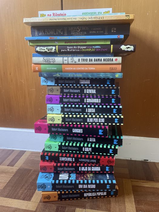 23 Livros Sortidos