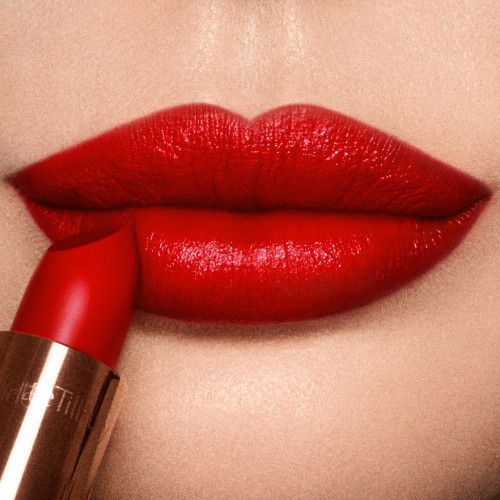 Charlotte Tilbury K.I.S.S.I.N.G So Red