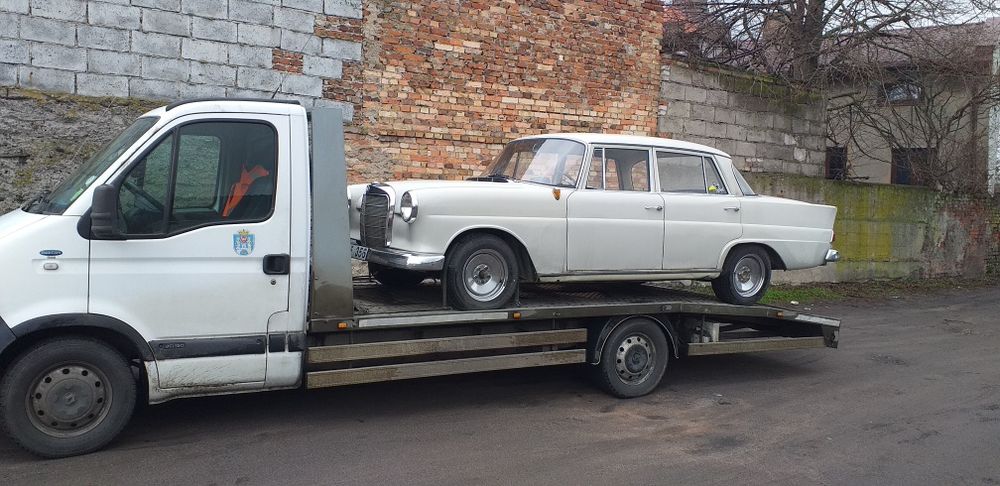 Pomoc Drogowa Holowanie  Auto Laweta Transport Aut Maszyn Mini Koparek