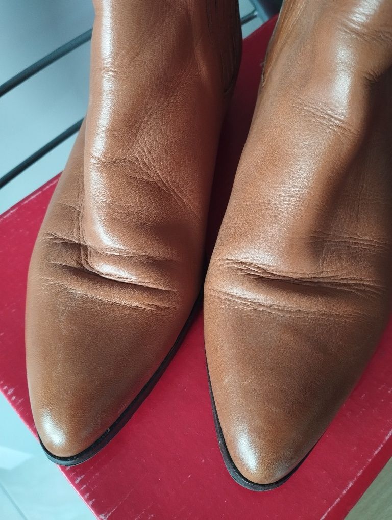 Botas castanhas em pele - Tapadas