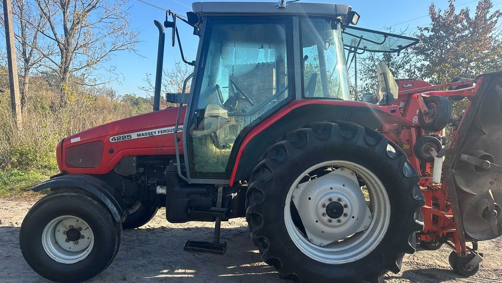 MASSEY FERGUSON 4225. sprowadzony. stan b. dobry.