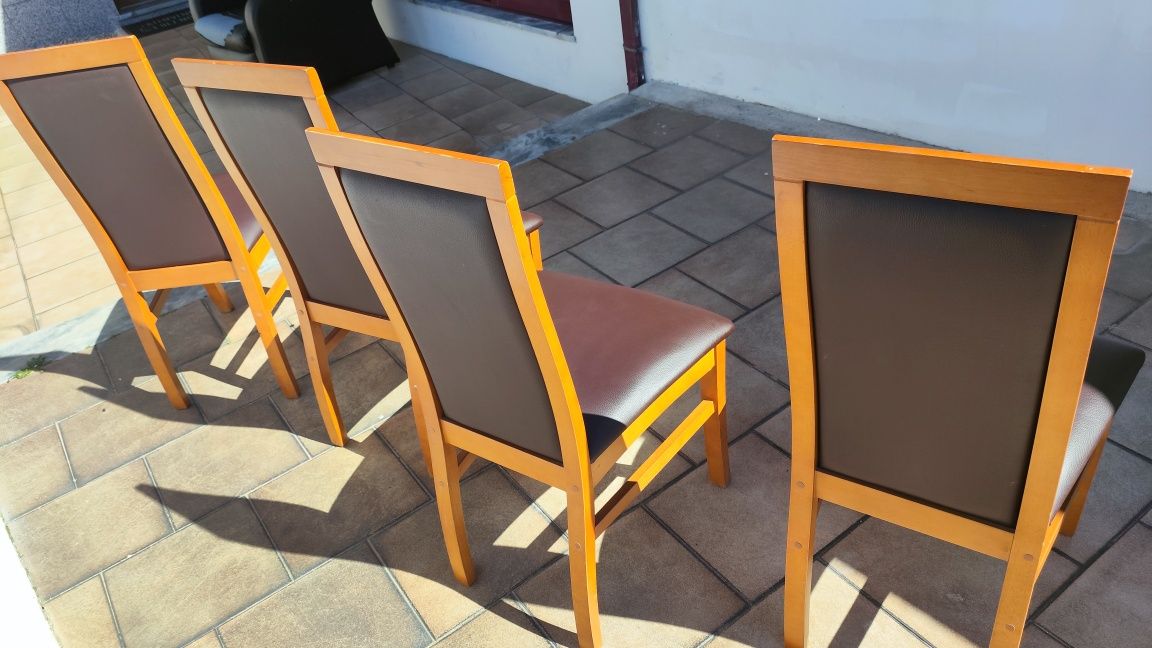 4 cadeiras de jantar em madeira