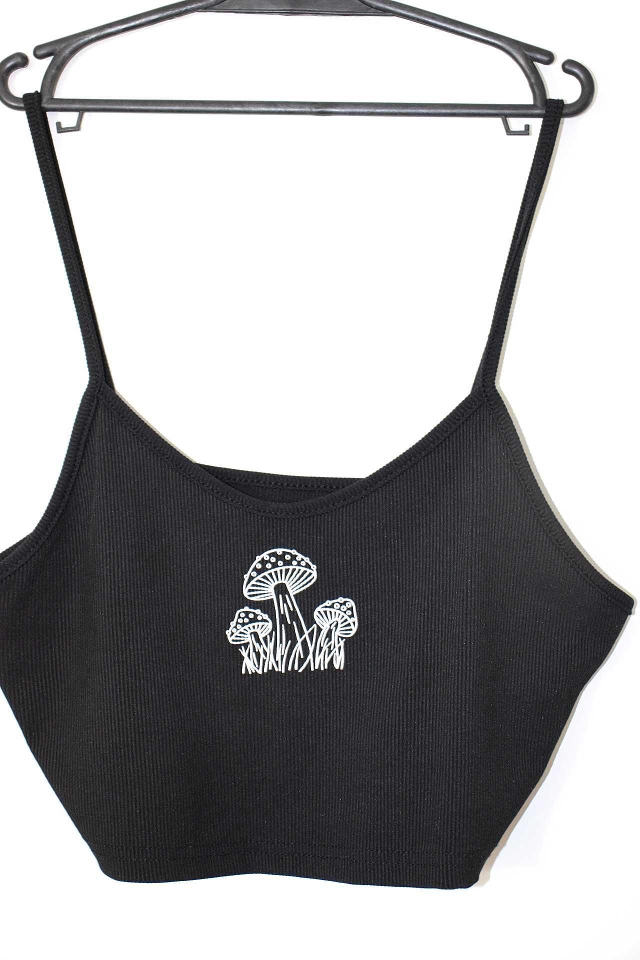 s8 SHEIN Stylowy Krótki Top na Ramiączkach __38 M