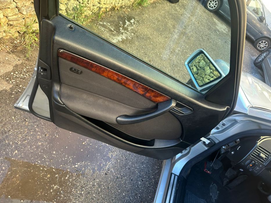 Mercedes 220 - Muito bom estado