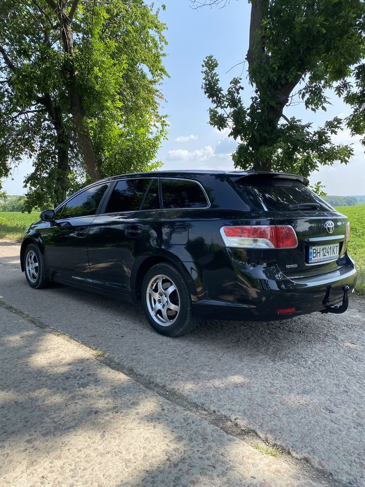 Toyota Avensis гарний стан 2.0 d 4d не фарбована