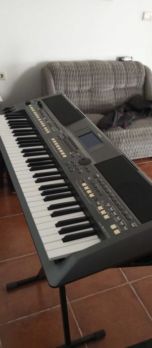 Yamaha psr s 670
