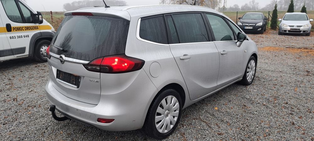 Opel Zafira Tourer 7osobowa 1.4 turbo 140km 2015r sprowadzona