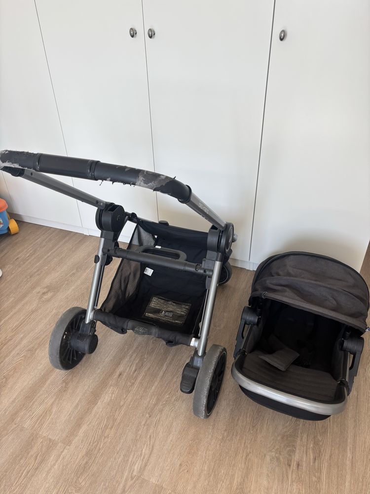 Vende-se carrinho de bebê