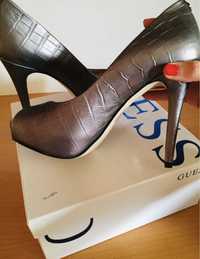 Sapatos originais Guess