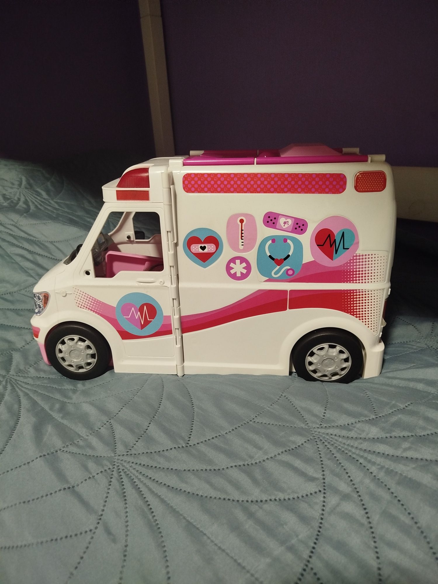 Karetka pogotowia Barbie