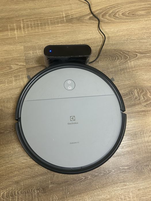 Робот пилосос Electrolux ER61UD1UG